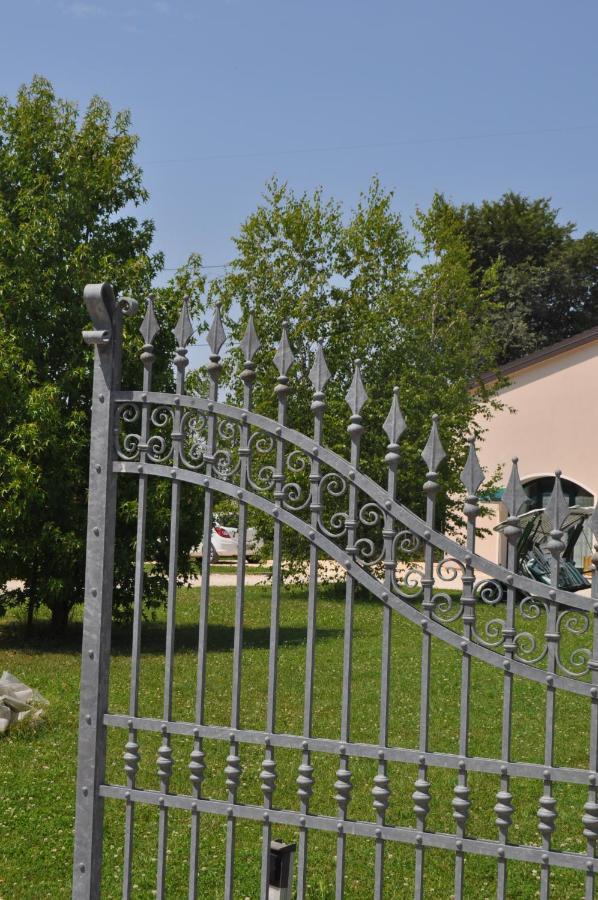 Casa Vacanza E Per Lavoro Tessyhouse สปิเนอา ภายนอก รูปภาพ