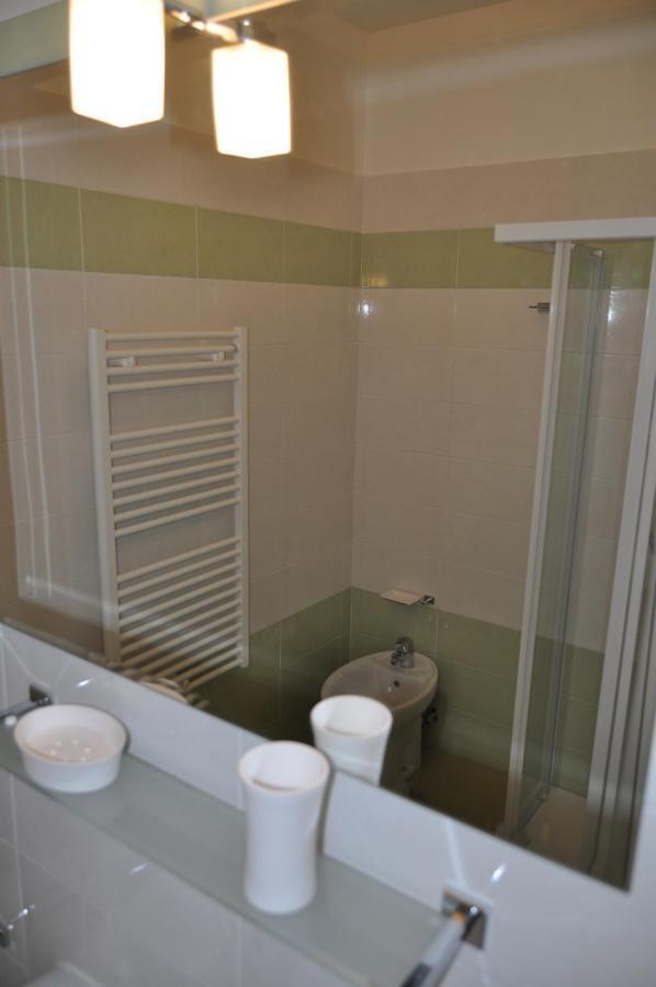 Casa Vacanza E Per Lavoro Tessyhouse สปิเนอา ภายนอก รูปภาพ
