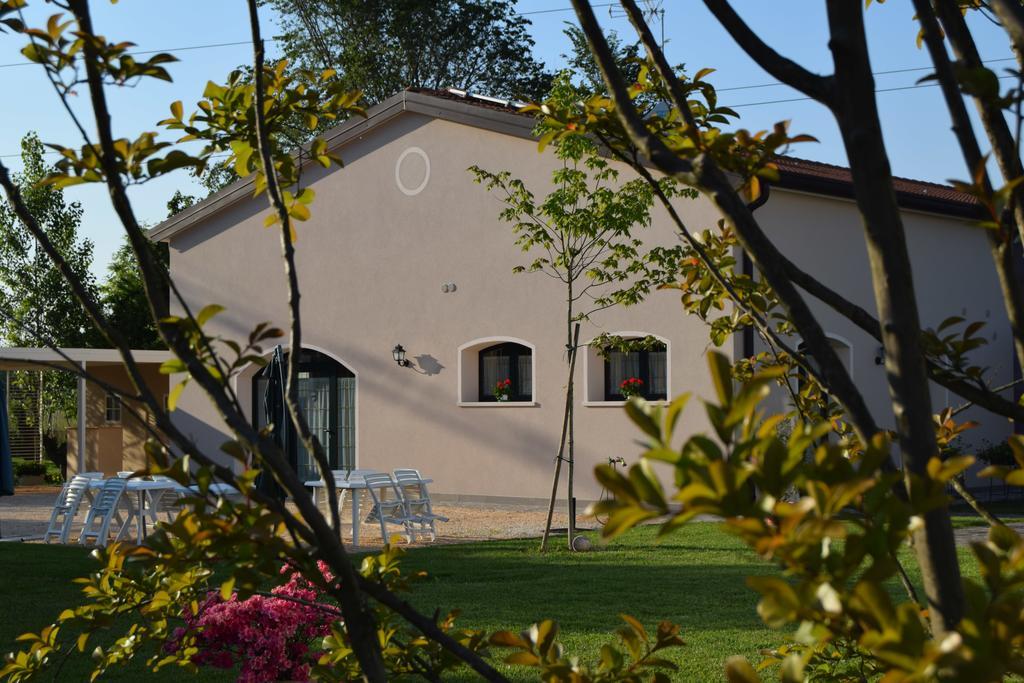 Casa Vacanza E Per Lavoro Tessyhouse สปิเนอา ภายนอก รูปภาพ