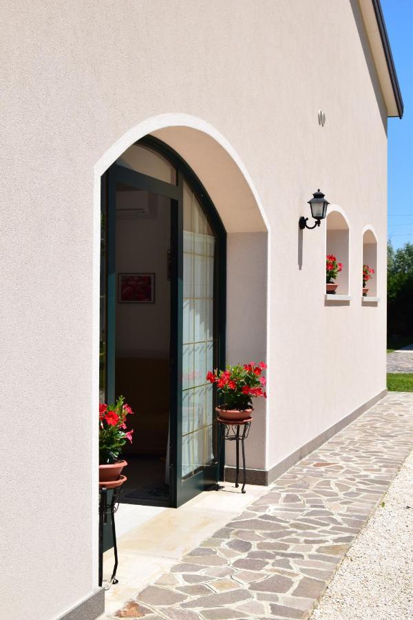 Casa Vacanza E Per Lavoro Tessyhouse สปิเนอา ภายนอก รูปภาพ